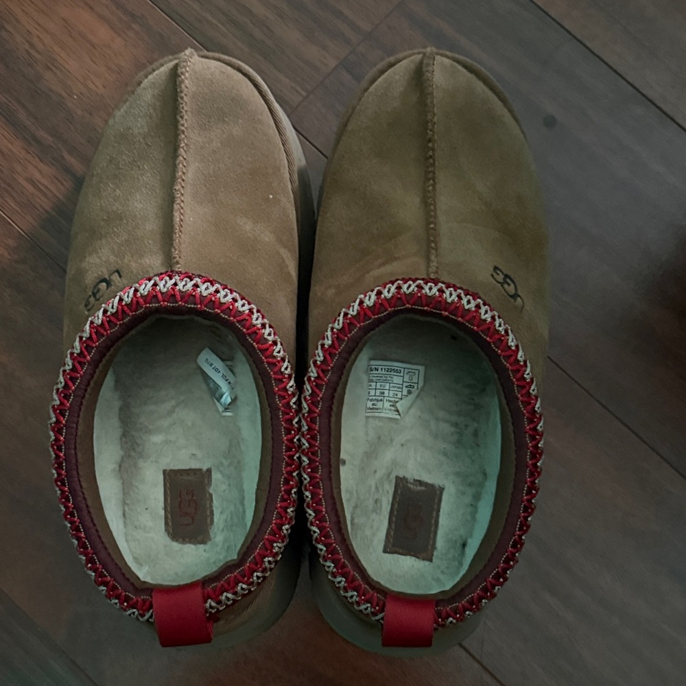 UGG Men's Tan Loafers with Red Accent